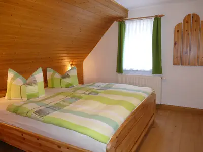 Schlafzimmer 1 mit Doppelbett