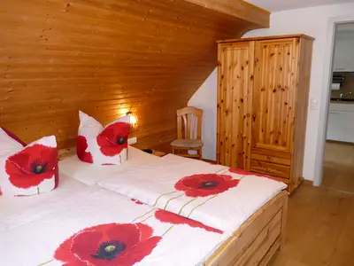 Schlafzimmer 2 mit Doppelbett