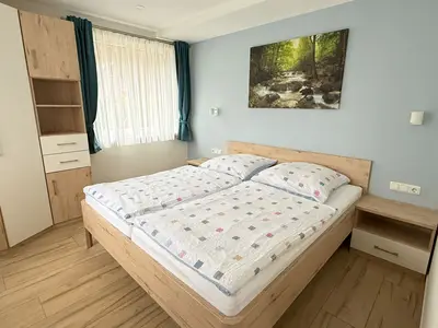 Schlafzimmer 1 mit Doppelbett