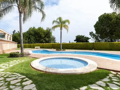PoolOfHouse