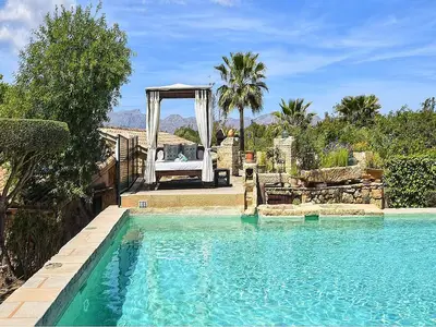 PoolOfHouse