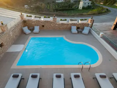 PoolOfHouse