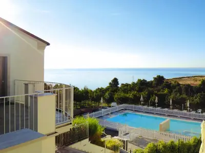 PoolOfHouse