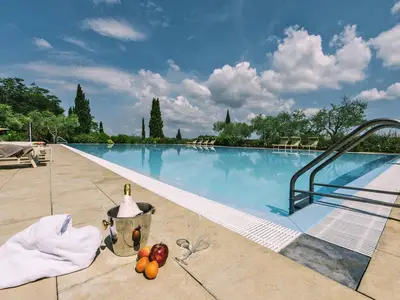 PoolOfHouse