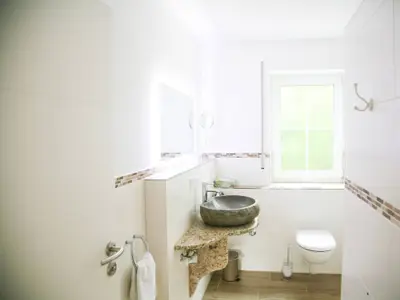 Blick ins Bad der FeWo Lara