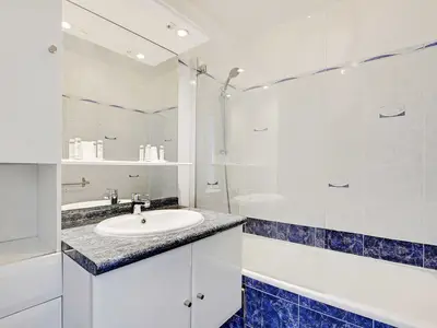 Ferienwohnung für 5 Personen (44 m²) in Buttes-Chaumont 5/10