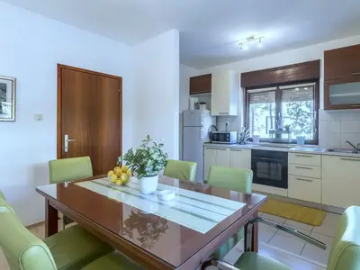 Ferienwohnung für 8 Personen in Kaštel Novi 9/10
