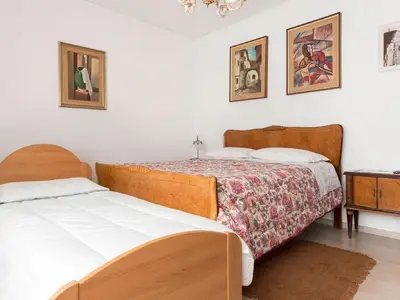 DREIBETTZIMMER
