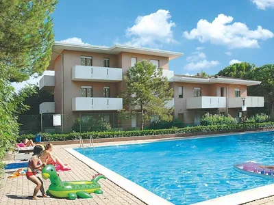 PoolOfHouse