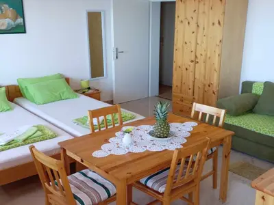 DiningRoom