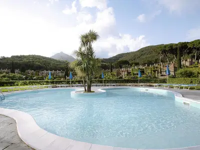 PoolOfHouse