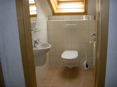 separates WC
