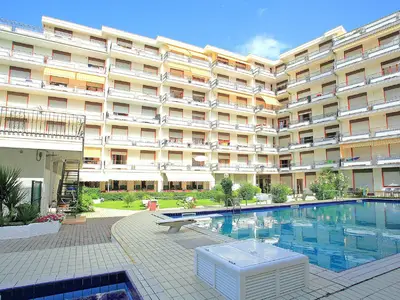 PoolOfHouse