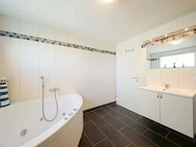 Ferienwohnung für 5 Personen (79 m²) in Schillig 9/10