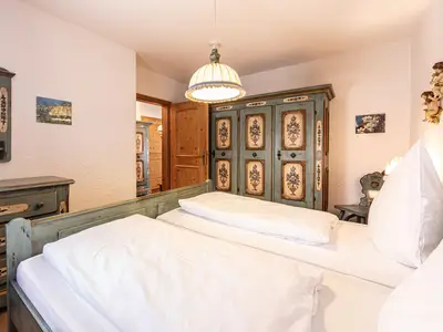 Uriges Schlafzimmer mit Doppelbett Fewo Stadler