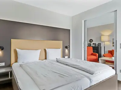 Schlafzimmer mit Doppelbett