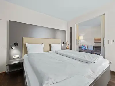 Schlafzimmer mit Doppelbett