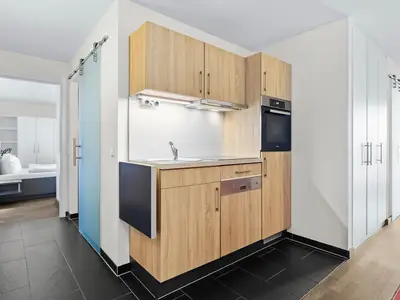 Küchenzeile mit Backofen