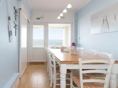 DiningRoom