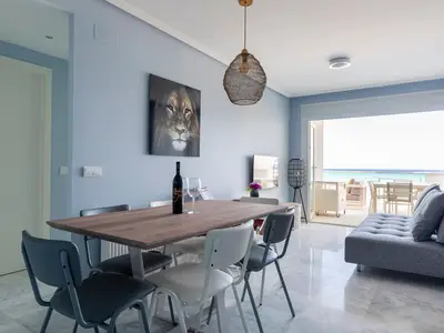 DiningRoom