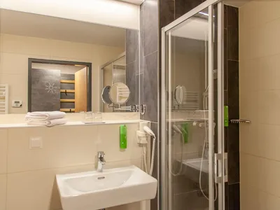Badezimmer im JUFA Hotel Erlaufsee