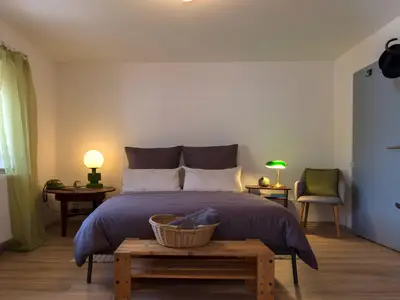 Schlafzimmer 1