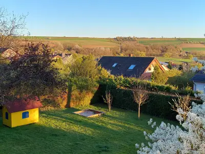 Blick_in_den_Garten_April