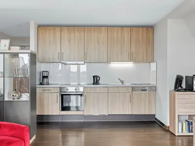 Küchenzeile mit Backofen