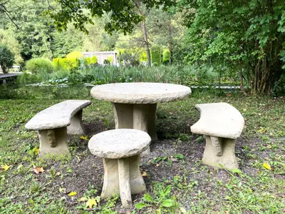 Sitzgruppe am Teich