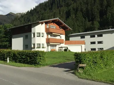 Haus-Einfahrt2