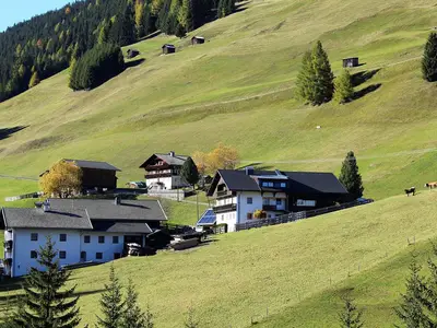 Der Prünsterhof an einem sonnigen Herbsttag