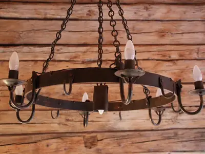 Handgeschmiedete Eisenleuchter