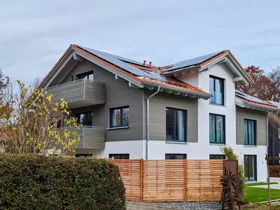 der obere Balkon ist Ihrer