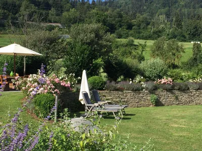 Landhaus am Bach, Gartenanlage