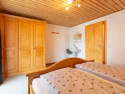 Schlafzimmer 2 -