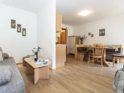 Wohnraum und Küche FeWo "Wilder Kaiser"