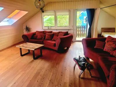 Wohnzimmer (mit Zusatz-Bett)