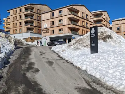 Einfahrt Almresort
