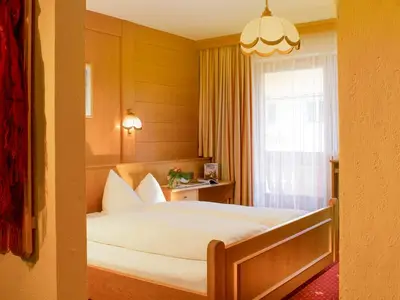 Schlafzimmer +