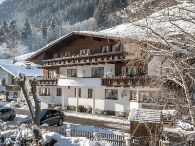 Hotel_Fortuna_Winter_Aussenaufnahmen_Logo_004
