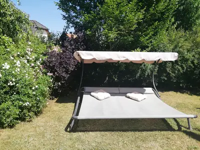 Doppelliege lädt zum Entspannen ein