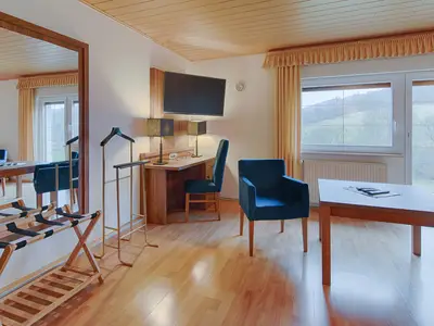 1. Schlafzimmer 3, mittlere Etage