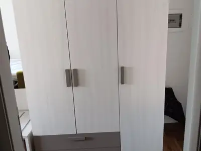 Kleiderschrank