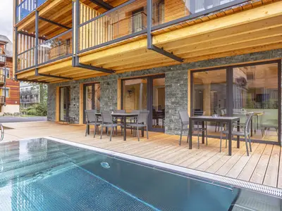 PoolOfHouse