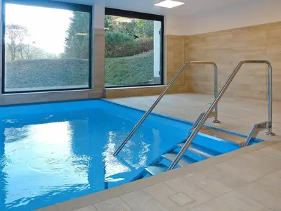 PoolOfHouse