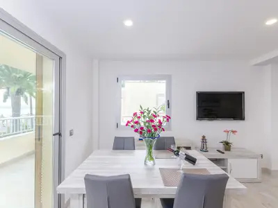 DiningRoom