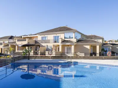 PoolOfHouse