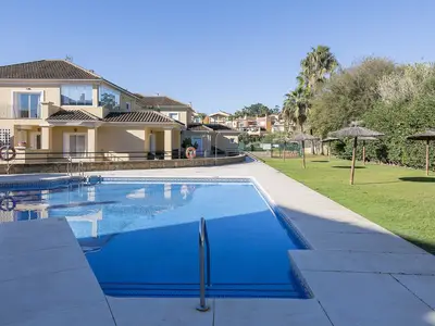PoolOfHouse