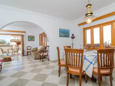 DiningRoom