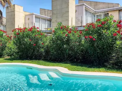 PoolOfHouse